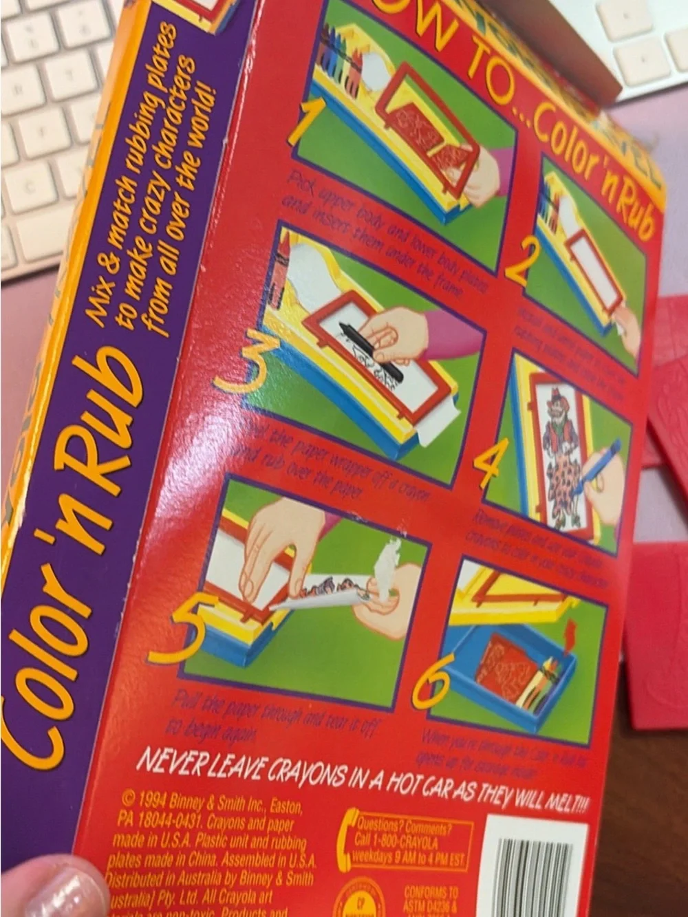 Great condition Vintage Crayola Travel Color ‘n Rub set. Crayons, paper, trays